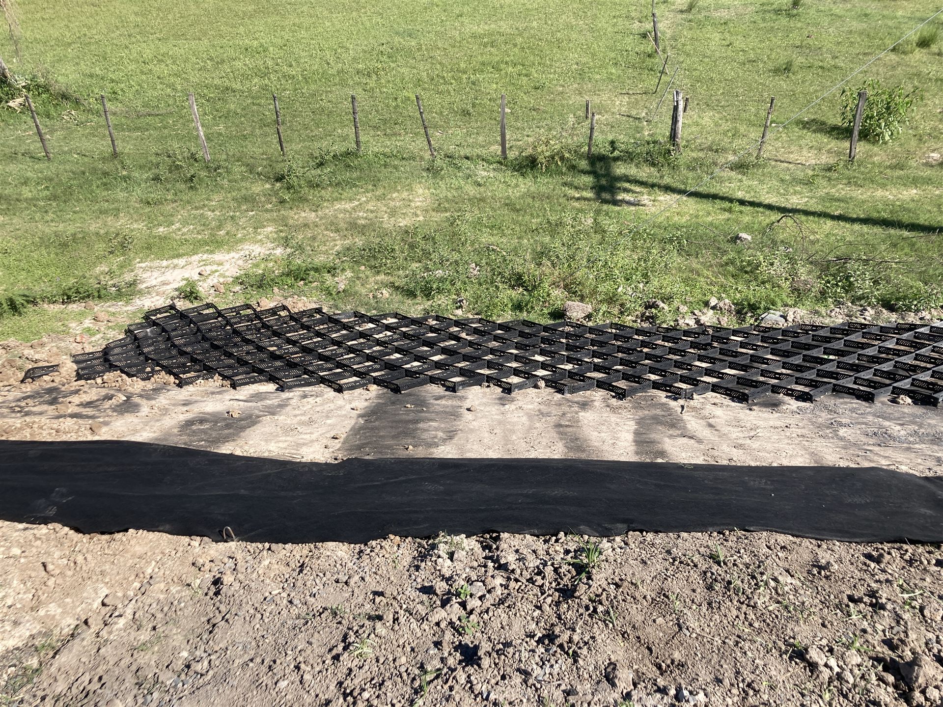 Protección de taludes en el acceso a Alberdi