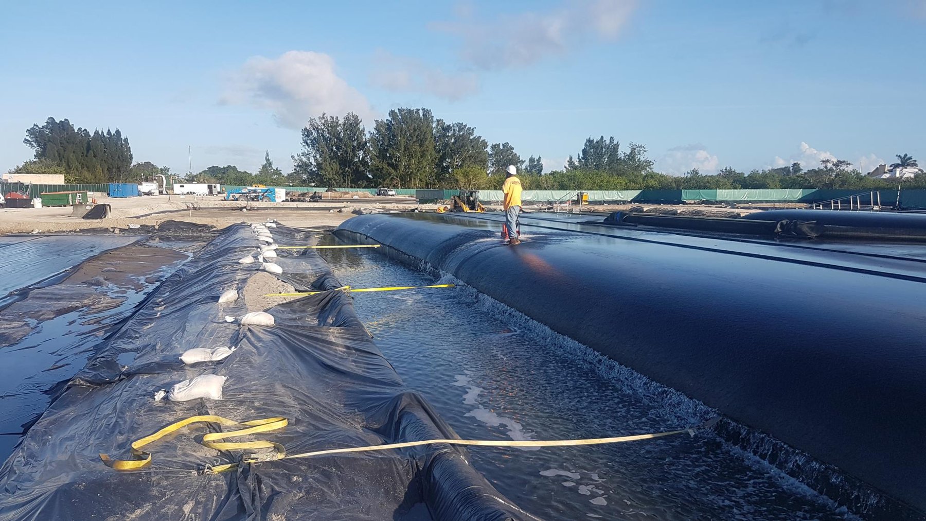 Geotubos de deshidratación llenos en operación